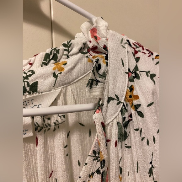 White Floral Sleeveless Top (multicolor) - Picture 8 of 13